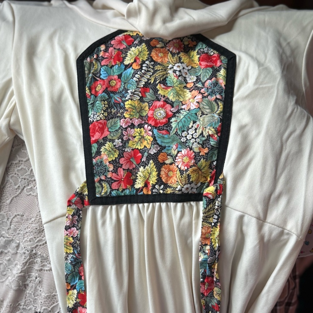 1970’s Cowl Neck Floral Embroidered Cream Dress